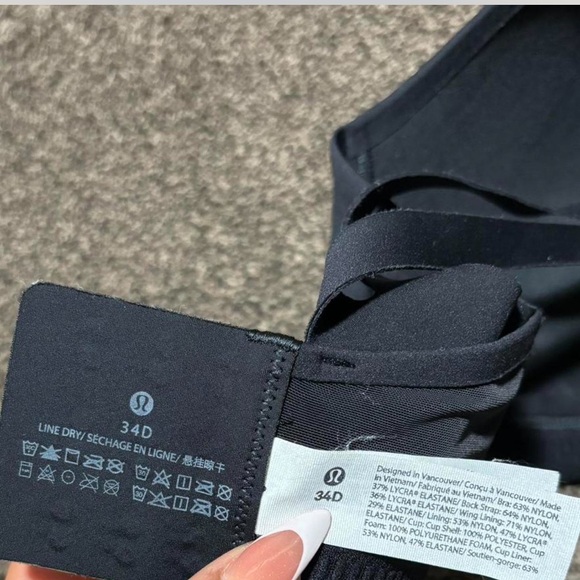 Lululemon AirSupport Bra High Support Size 34D in Black - Picture 9 of 9